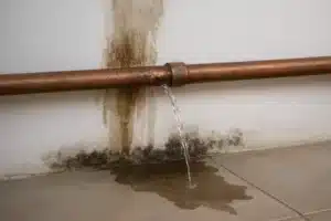 csőrepedésből csőtörés